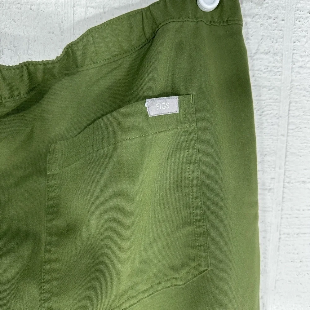 Figs Cairo cargo scrub pants green size L